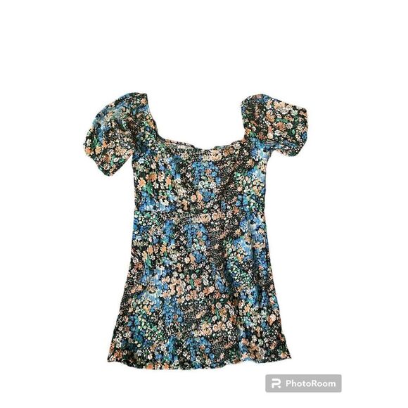 ✨Pull&Bear square neck ditsy floral dress✨ - Picture 4 of 5